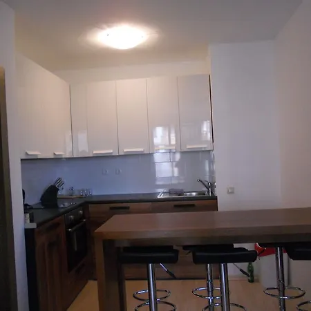 Roy's In St John Park Apartman *
